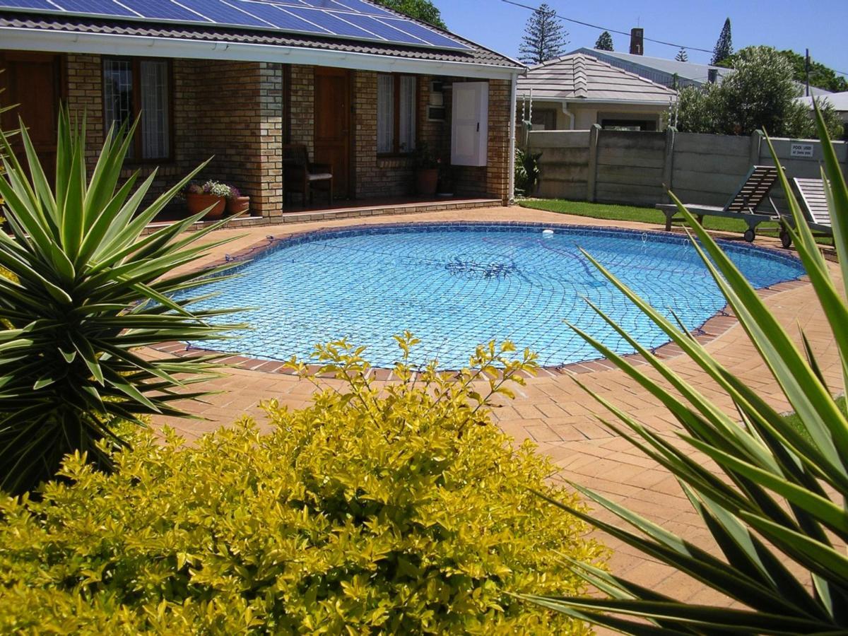 Newton Sands Guesthouse พอร์ตเอลิซาเบธ ภายนอก รูปภาพ