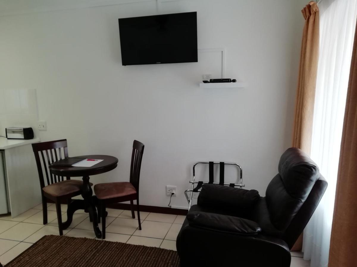 Newton Sands Guesthouse พอร์ตเอลิซาเบธ ภายนอก รูปภาพ